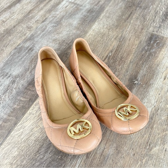 Michael Kors Quilted Ballet Flats with Gold Logo Emblem - Picture 1 of 6